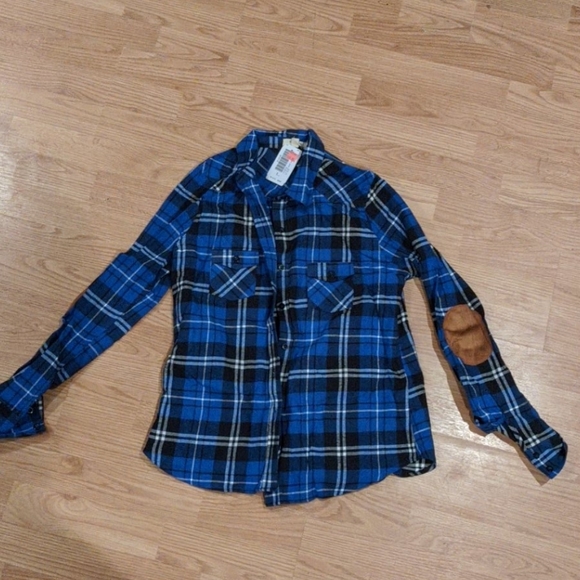🌺2/$20 Blue plaid flannel shirt - Picture 1 of 2